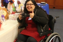 Apple2015 DMC Staff Nellie giving thumbs up